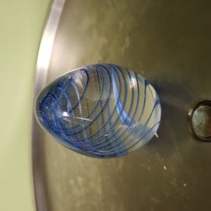 Final Price/Vintage Periwinkle Swirl Art Glass Egg Paperweight in GUC